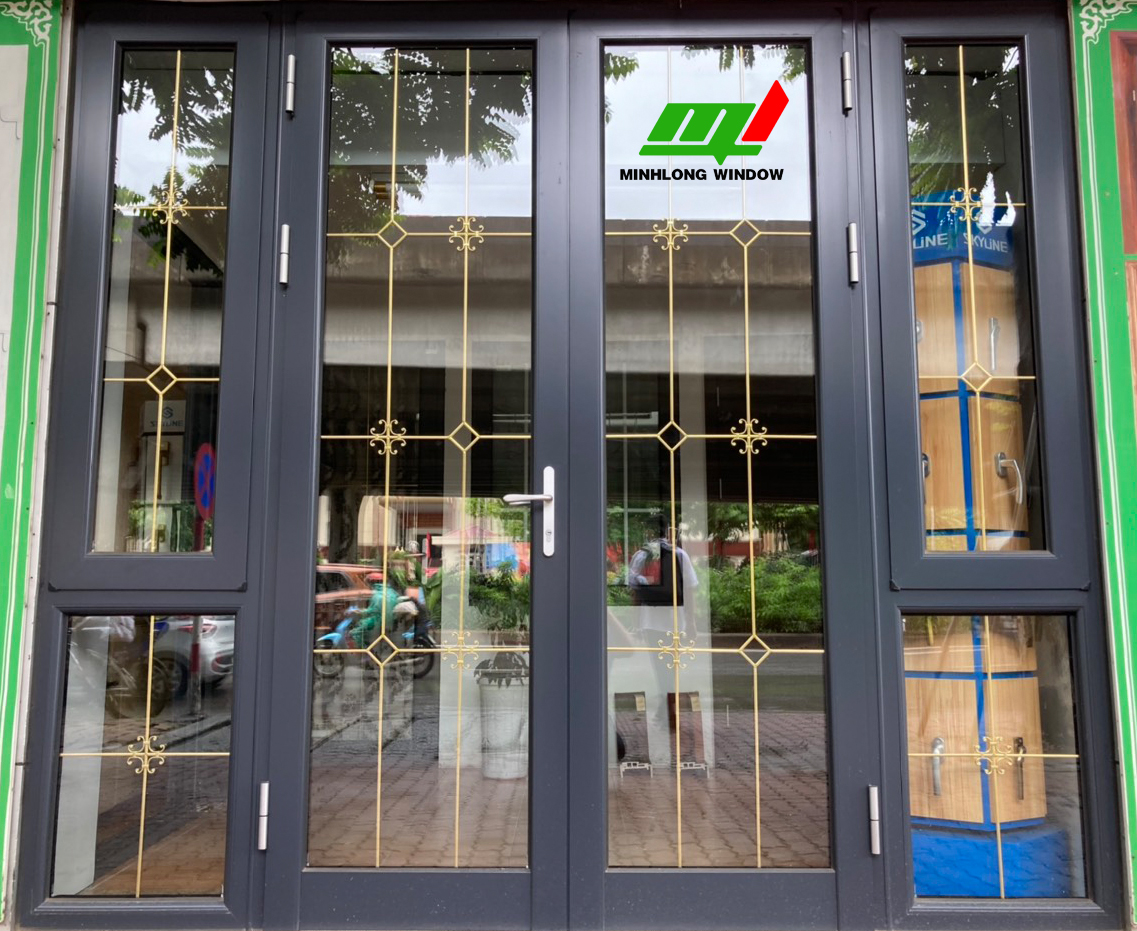 Cửa nhôm kính + nan trang trí